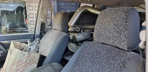 MITSUBISHI Pajero 