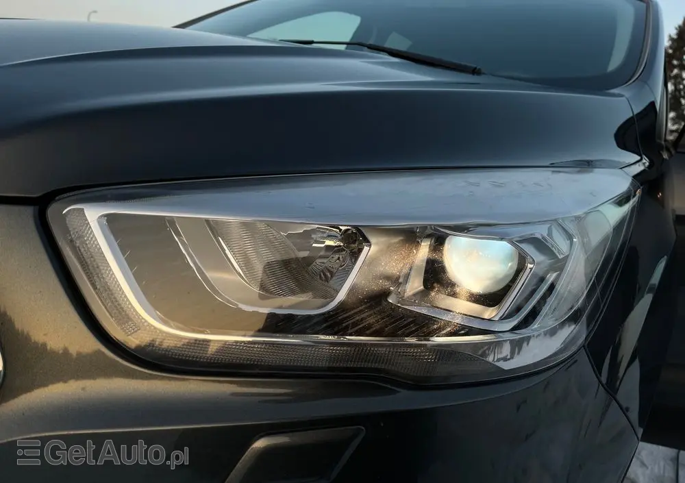 FORD Kuga 1.5 EcoBoost 2x4 Titanium