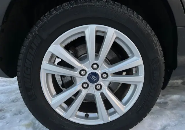 FORD Kuga 1.5 EcoBoost 2x4 Titanium