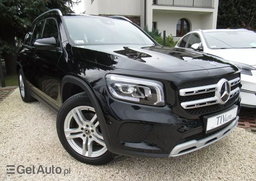 MERCEDES-BENZ GLB 200 7G-DCT