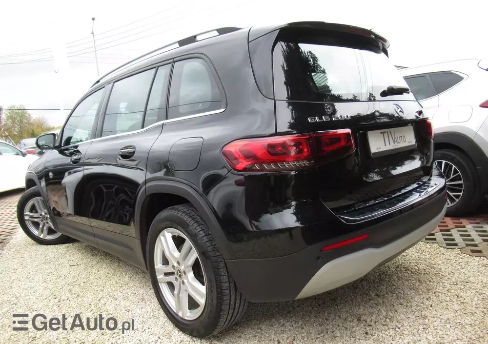 MERCEDES-BENZ GLB 200 7G-DCT