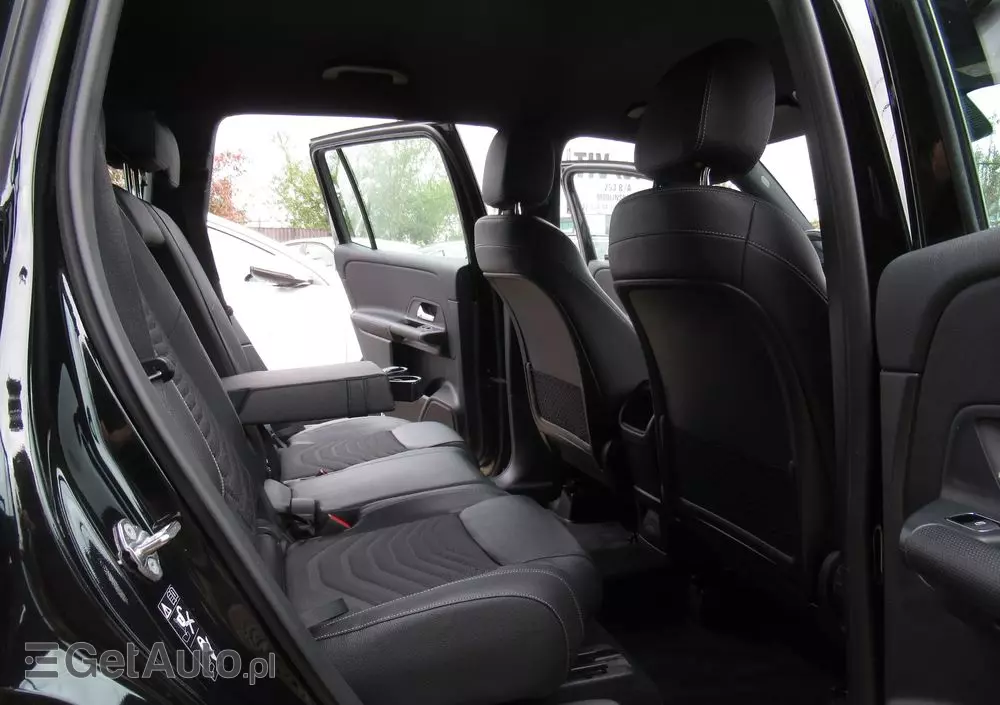 MERCEDES-BENZ GLB 200 7G-DCT