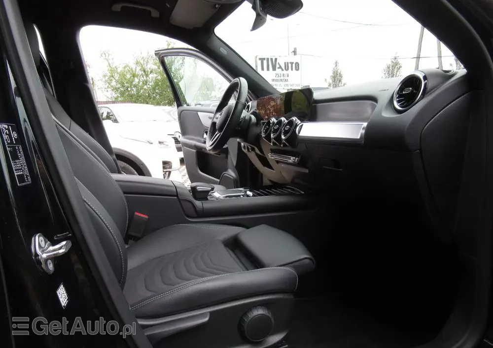 MERCEDES-BENZ GLB 200 7G-DCT