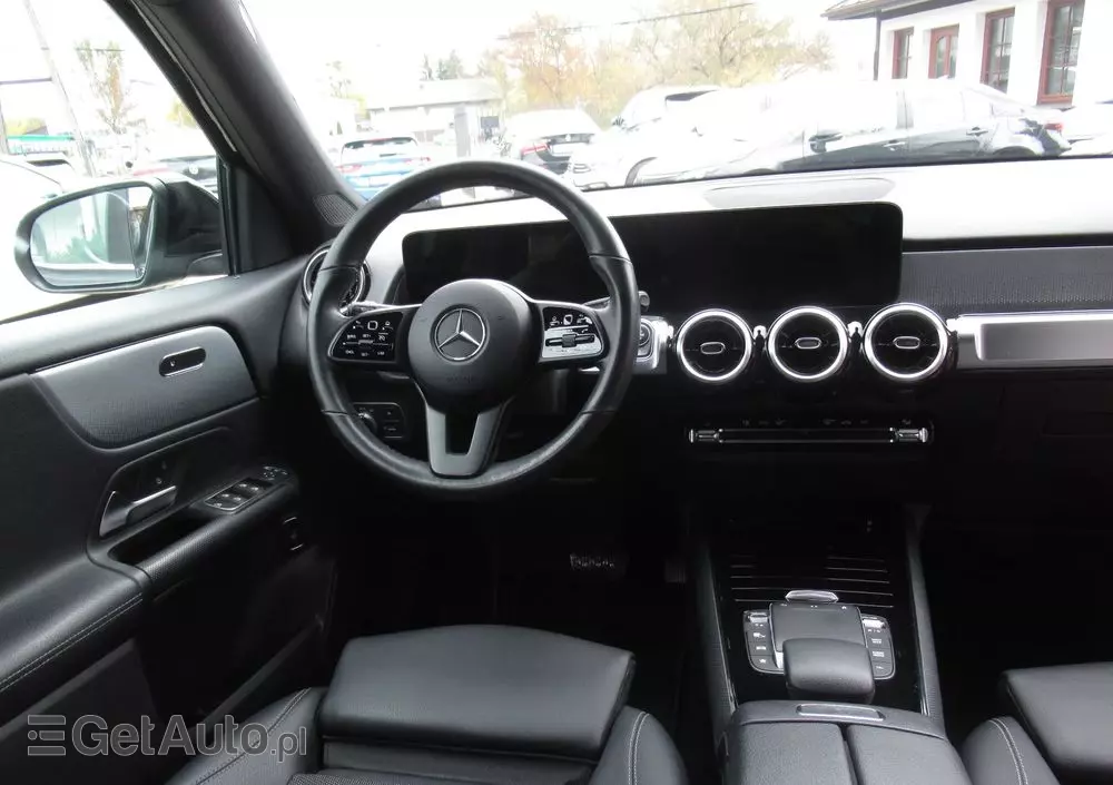 MERCEDES-BENZ GLB 200 7G-DCT