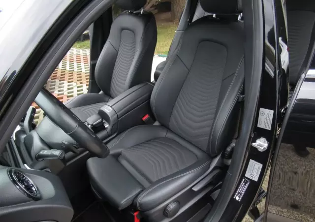 MERCEDES-BENZ GLB 200 7G-DCT