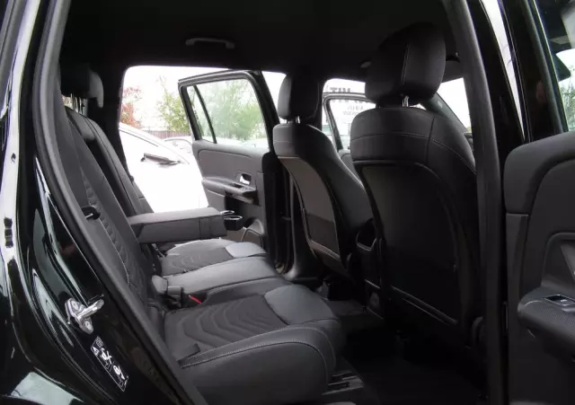 MERCEDES-BENZ GLB 200 7G-DCT