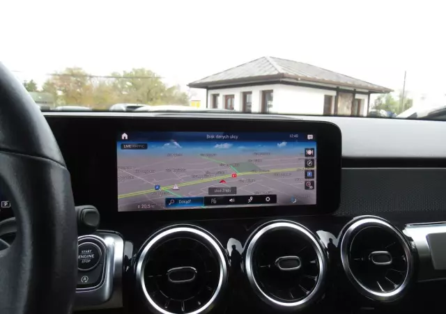 MERCEDES-BENZ GLB 200 7G-DCT