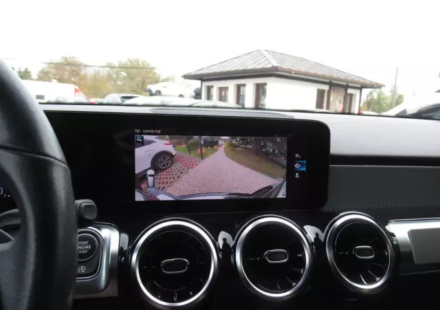 MERCEDES-BENZ GLB 200 7G-DCT