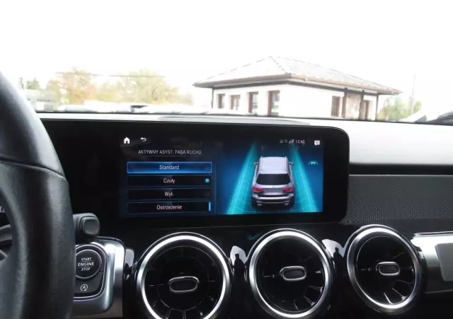 MERCEDES-BENZ GLB 200 7G-DCT