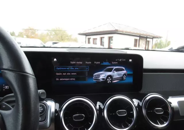 MERCEDES-BENZ GLB 200 7G-DCT