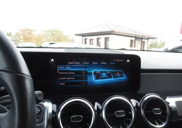 MERCEDES-BENZ GLB 200 7G-DCT