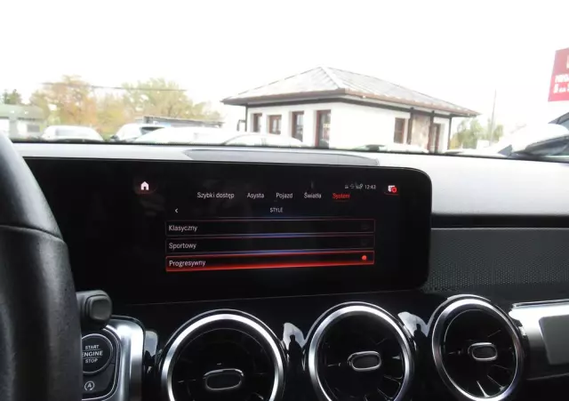 MERCEDES-BENZ GLB 200 7G-DCT