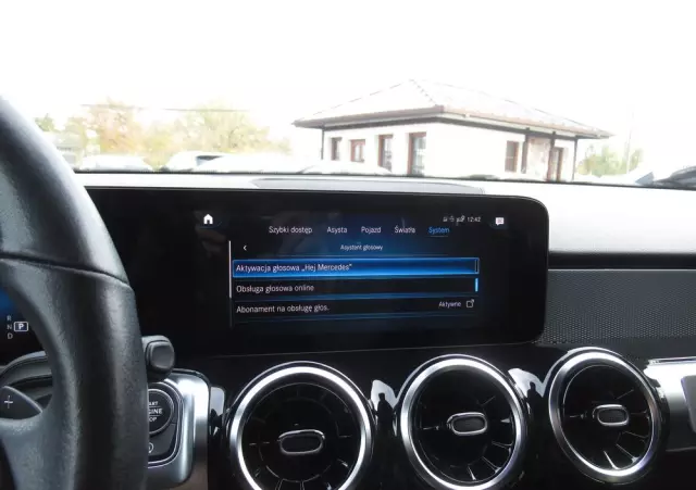 MERCEDES-BENZ GLB 200 7G-DCT