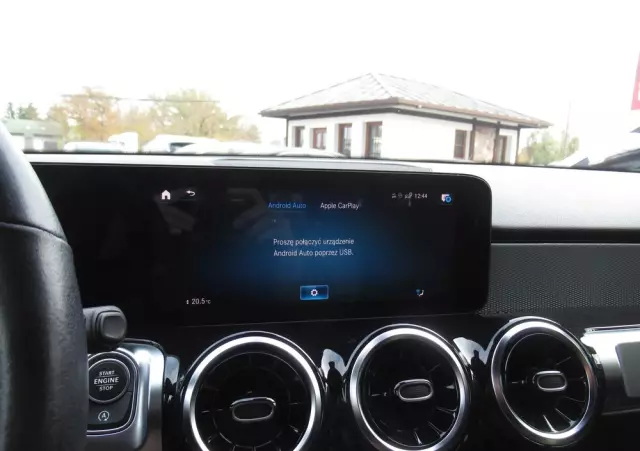 MERCEDES-BENZ GLB 200 7G-DCT