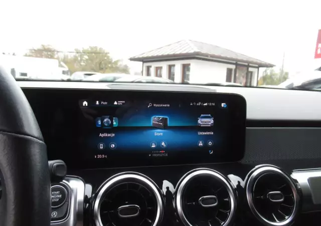 MERCEDES-BENZ GLB 200 7G-DCT