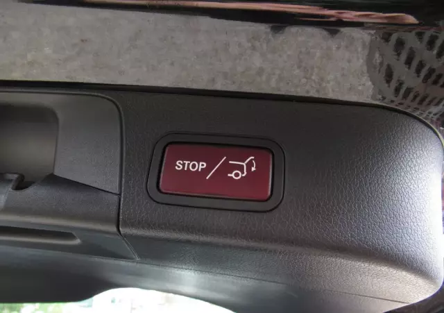 MERCEDES-BENZ GLB 200 7G-DCT