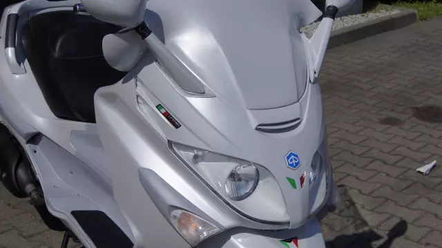 PIAGGIO X10  