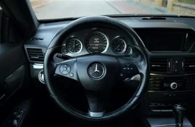 MERCEDES-BENZ Klasa E 