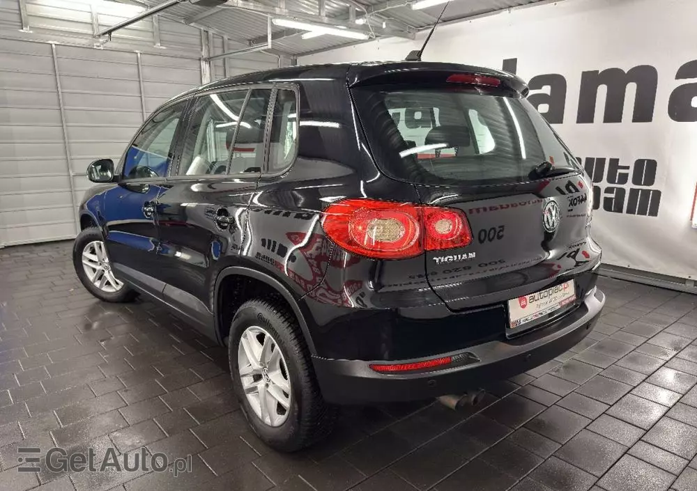 VOLKSWAGEN Tiguan 
