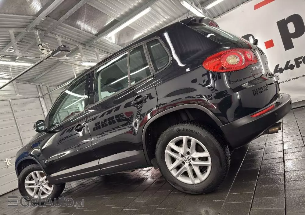 VOLKSWAGEN Tiguan 