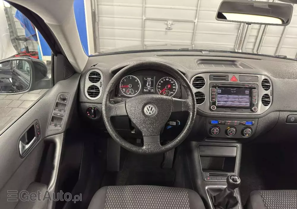 VOLKSWAGEN Tiguan 