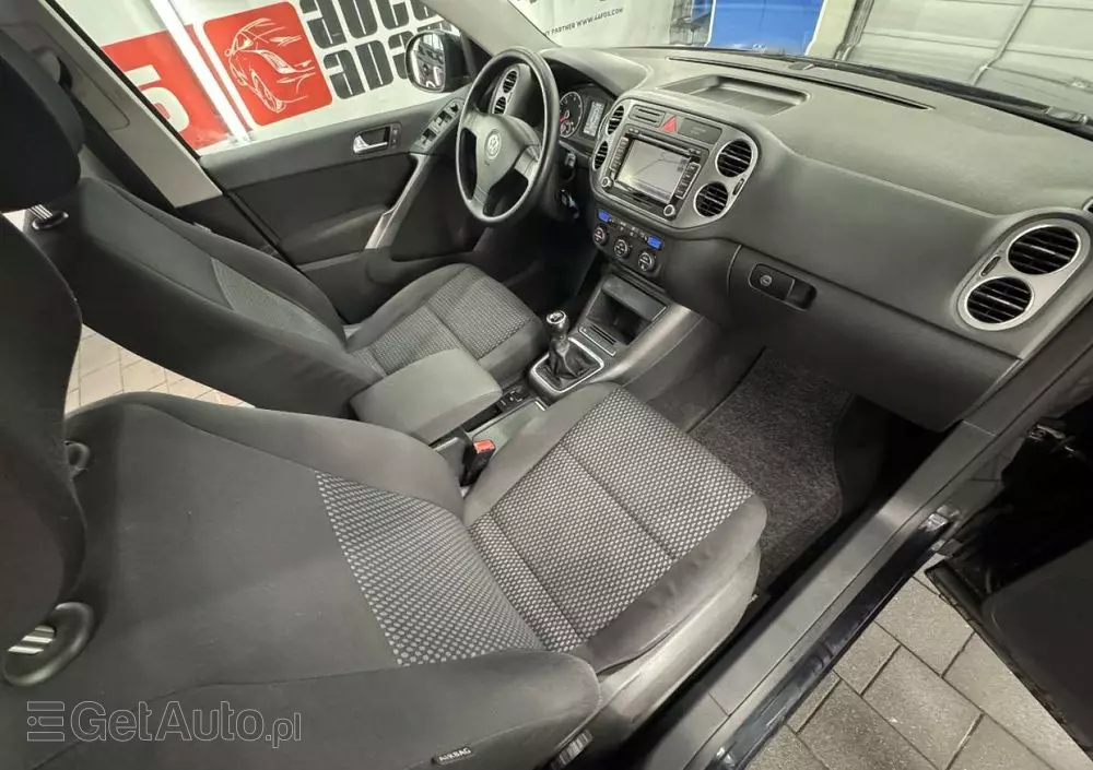 VOLKSWAGEN Tiguan 