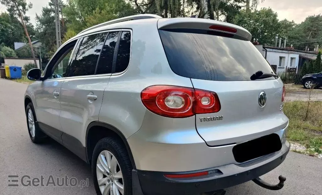 VOLKSWAGEN Tiguan 