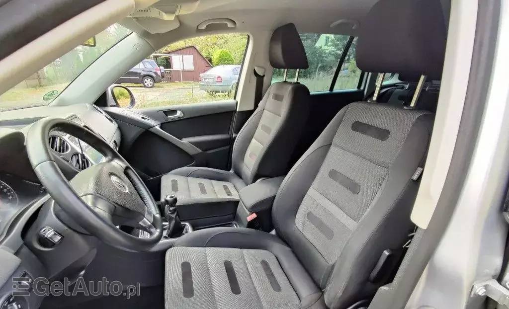 VOLKSWAGEN Tiguan 