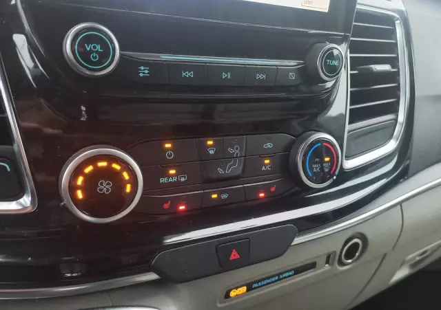 FORD Tourneo Custom 2.0 TDCi L2 Titanium