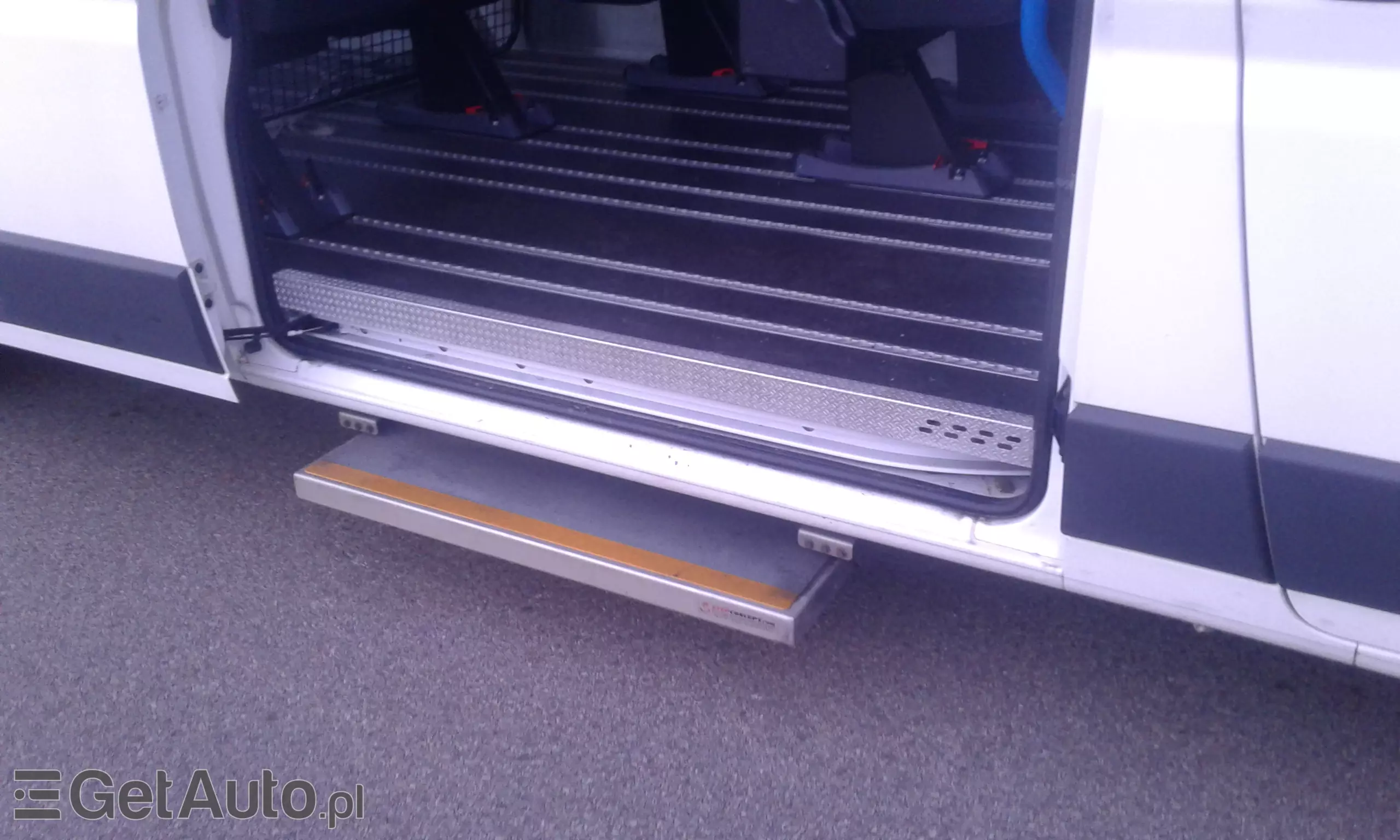 PEUGEOT Boxer 335 L3H2 przeszklony