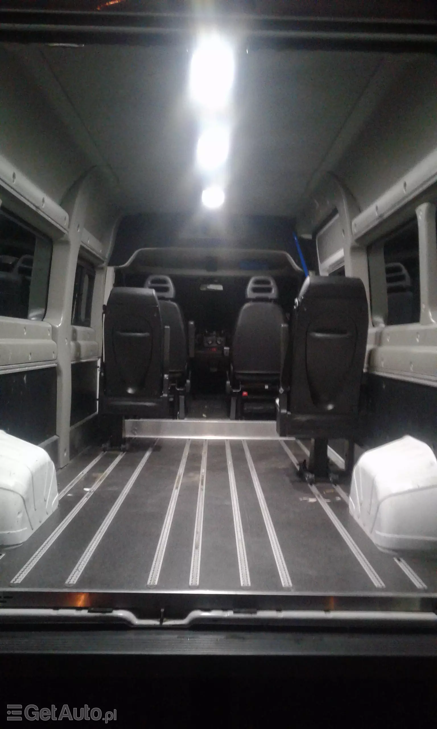 PEUGEOT Boxer 335 L3H2 przeszklony