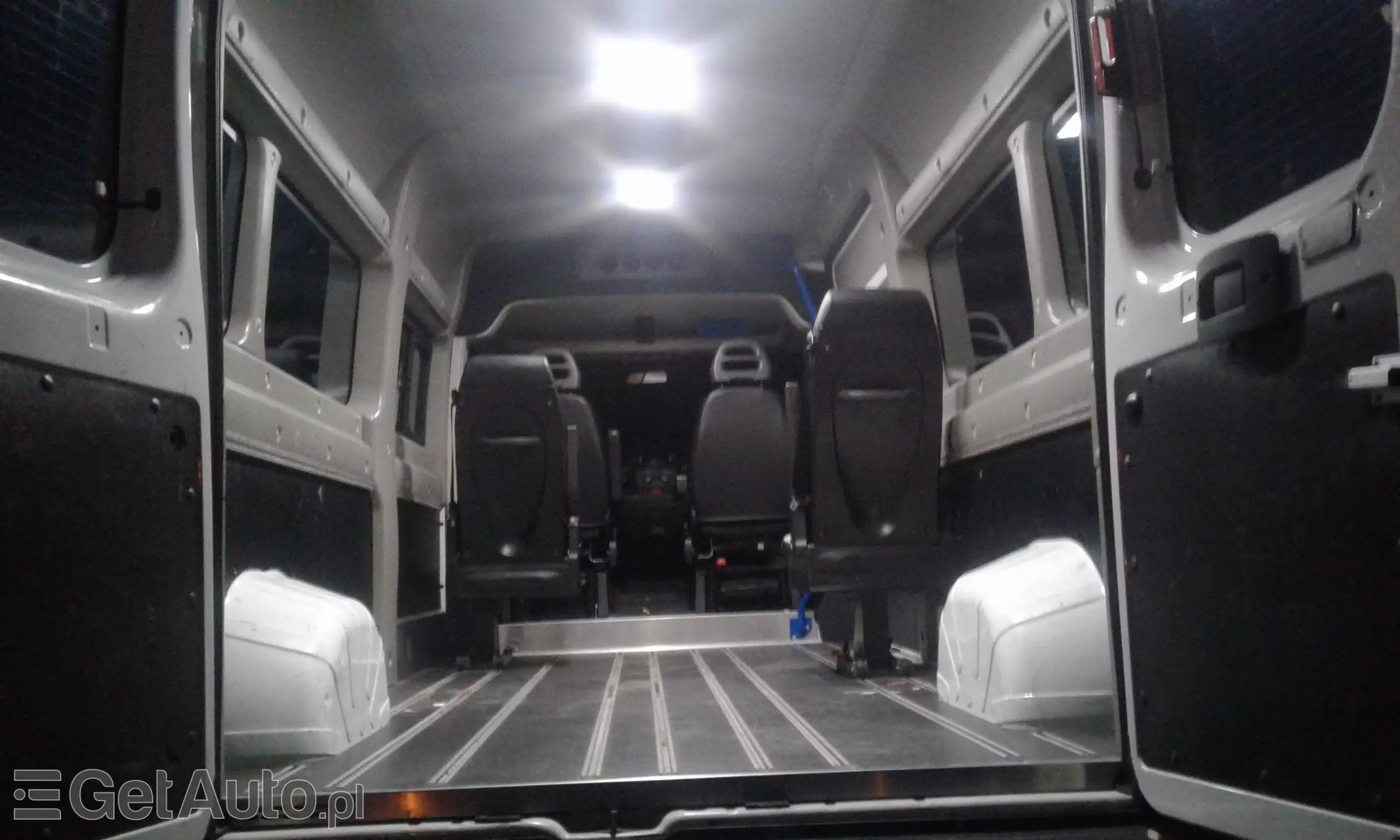 PEUGEOT Boxer 335 L3H2 przeszklony
