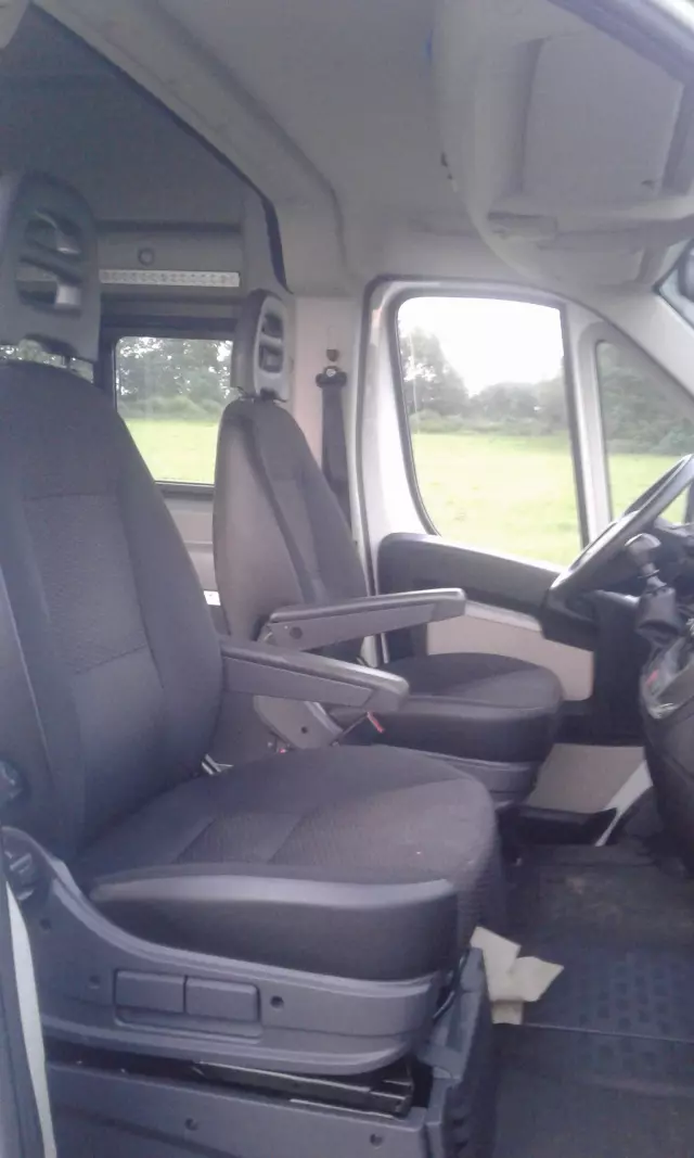 PEUGEOT Boxer 335 L3H2 przeszklony