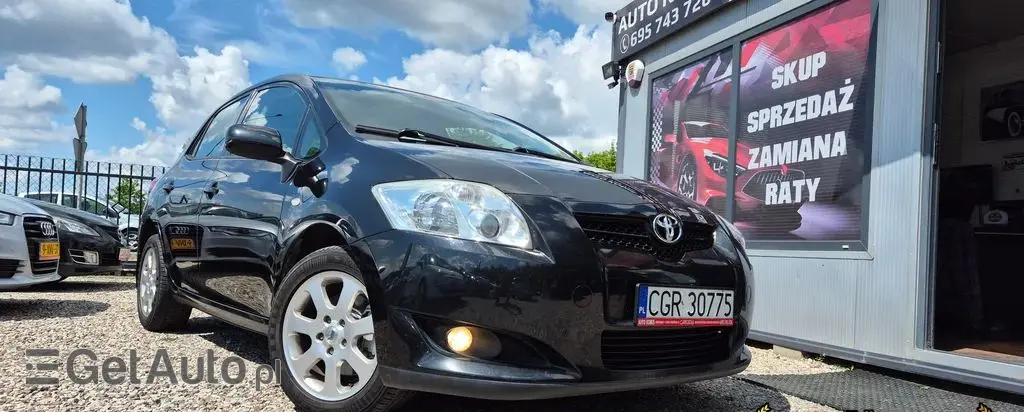 TOYOTA Auris 