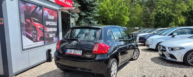 TOYOTA Auris 