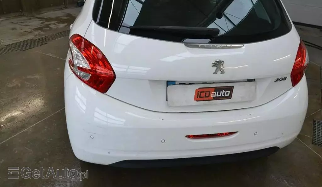 PEUGEOT 208 