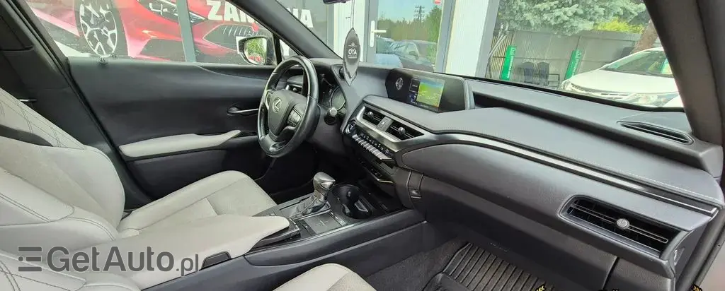 LEXUS UX 