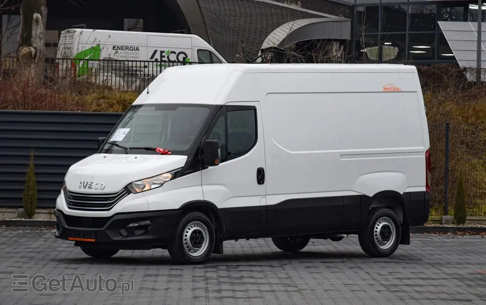 IVECO DAILY 35S12 / 2.3 - 120 KM / DOSTAWCZE / BLASZAK / KLIMA / TEMPOMAT / KLIMA / TRYB CITY / SERWISOWANY / SPROWADZONY Z NIEMIEC 