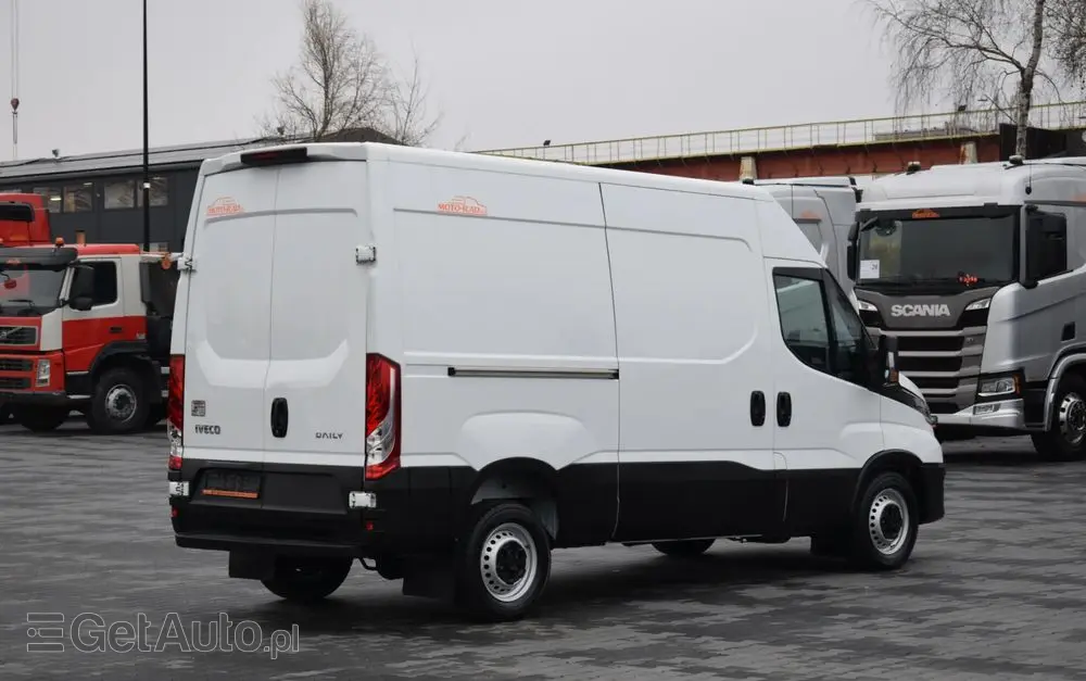 IVECO DAILY 35S12 / 2.3 - 120 KM / DOSTAWCZE / BLASZAK / KLIMA / TEMPOMAT / KLIMA / TRYB CITY / SERWISOWANY / SPROWADZONY Z NIEMIEC 