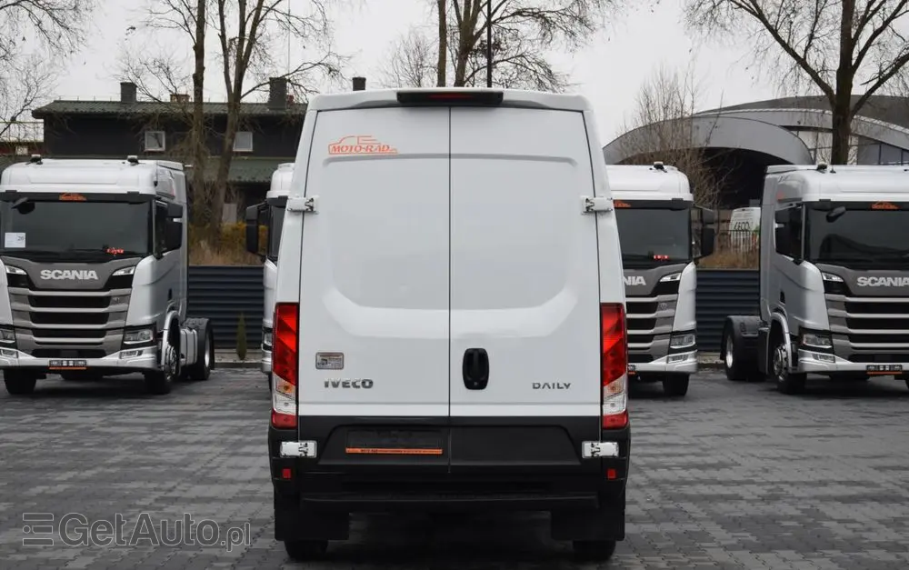 IVECO DAILY 35S12 / 2.3 - 120 KM / DOSTAWCZE / BLASZAK / KLIMA / TEMPOMAT / KLIMA / TRYB CITY / SERWISOWANY / SPROWADZONY Z NIEMIEC 