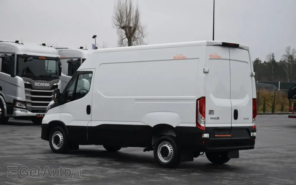 IVECO DAILY 35S12 / 2.3 - 120 KM / DOSTAWCZE / BLASZAK / KLIMA / TEMPOMAT / KLIMA / TRYB CITY / SERWISOWANY / SPROWADZONY Z NIEMIEC 