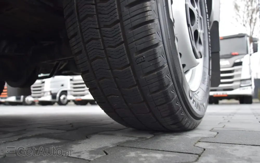 IVECO DAILY 35S12 / 2.3 - 120 KM / DOSTAWCZE / BLASZAK / KLIMA / TEMPOMAT / KLIMA / TRYB CITY / SERWISOWANY / SPROWADZONY Z NIEMIEC 