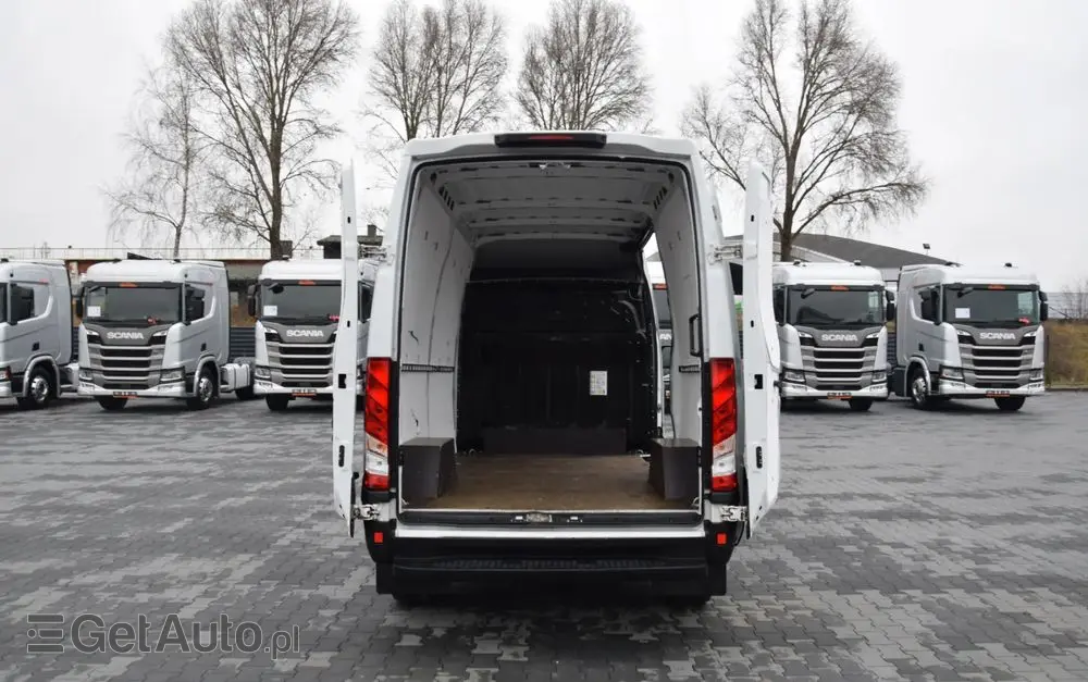 IVECO DAILY 35S12 / 2.3 - 120 KM / DOSTAWCZE / BLASZAK / KLIMA / TEMPOMAT / KLIMA / TRYB CITY / SERWISOWANY / SPROWADZONY Z NIEMIEC 