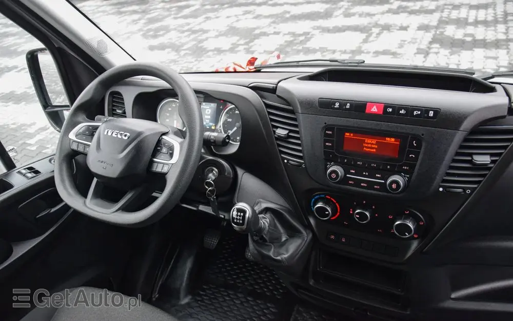 IVECO DAILY 35S12 / 2.3 - 120 KM / DOSTAWCZE / BLASZAK / KLIMA / TEMPOMAT / KLIMA / TRYB CITY / SERWISOWANY / SPROWADZONY Z NIEMIEC 