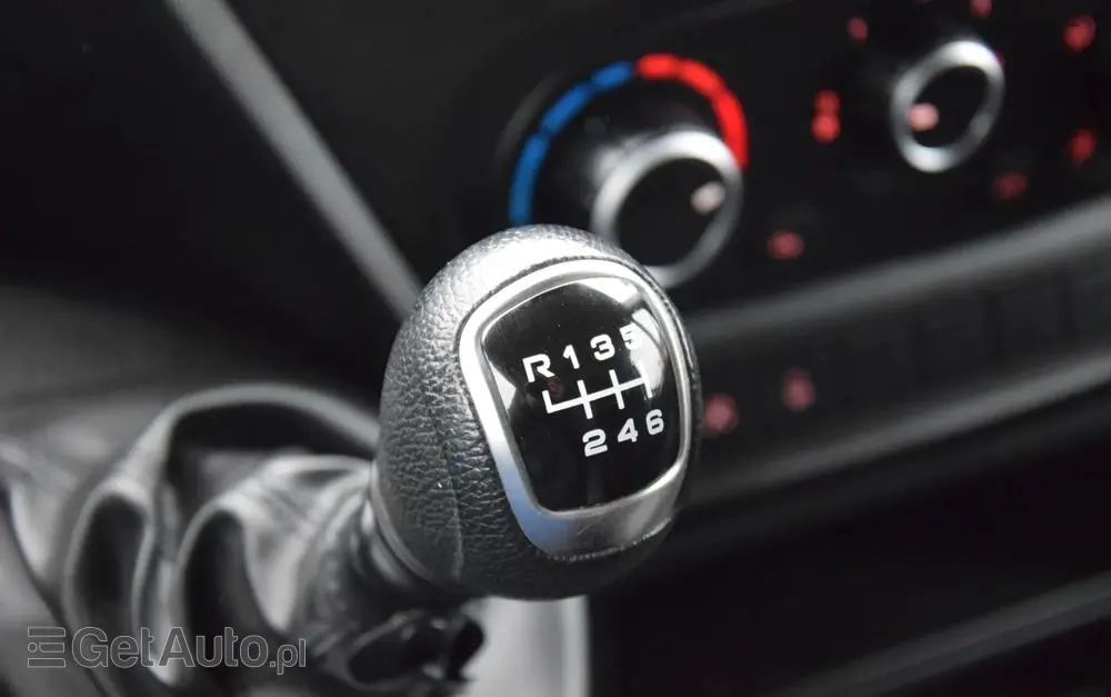 IVECO DAILY 35S12 / 2.3 - 120 KM / DOSTAWCZE / BLASZAK / KLIMA / TEMPOMAT / KLIMA / TRYB CITY / SERWISOWANY / SPROWADZONY Z NIEMIEC 