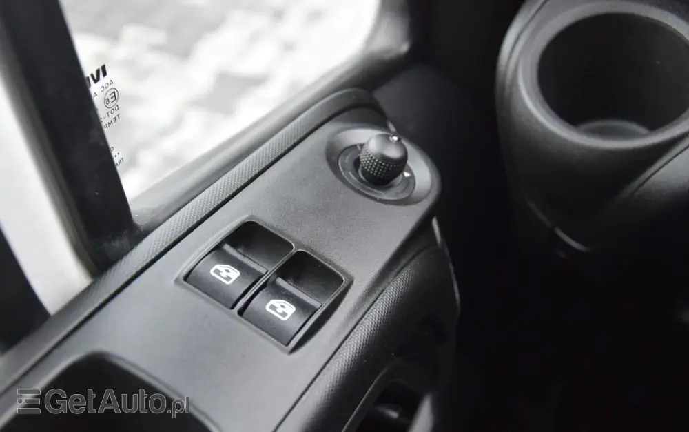 IVECO DAILY 35S12 / 2.3 - 120 KM / DOSTAWCZE / BLASZAK / KLIMA / TEMPOMAT / KLIMA / TRYB CITY / SERWISOWANY / SPROWADZONY Z NIEMIEC 