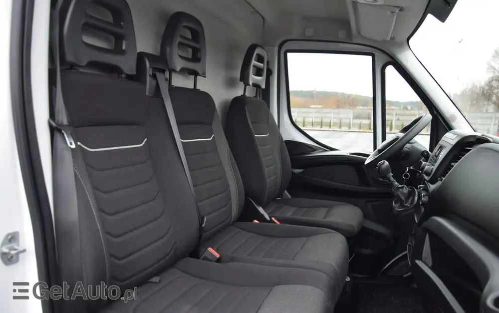 IVECO DAILY 35S12 / 2.3 - 120 KM / DOSTAWCZE / BLASZAK / KLIMA / TEMPOMAT / KLIMA / TRYB CITY / SERWISOWANY / SPROWADZONY Z NIEMIEC 