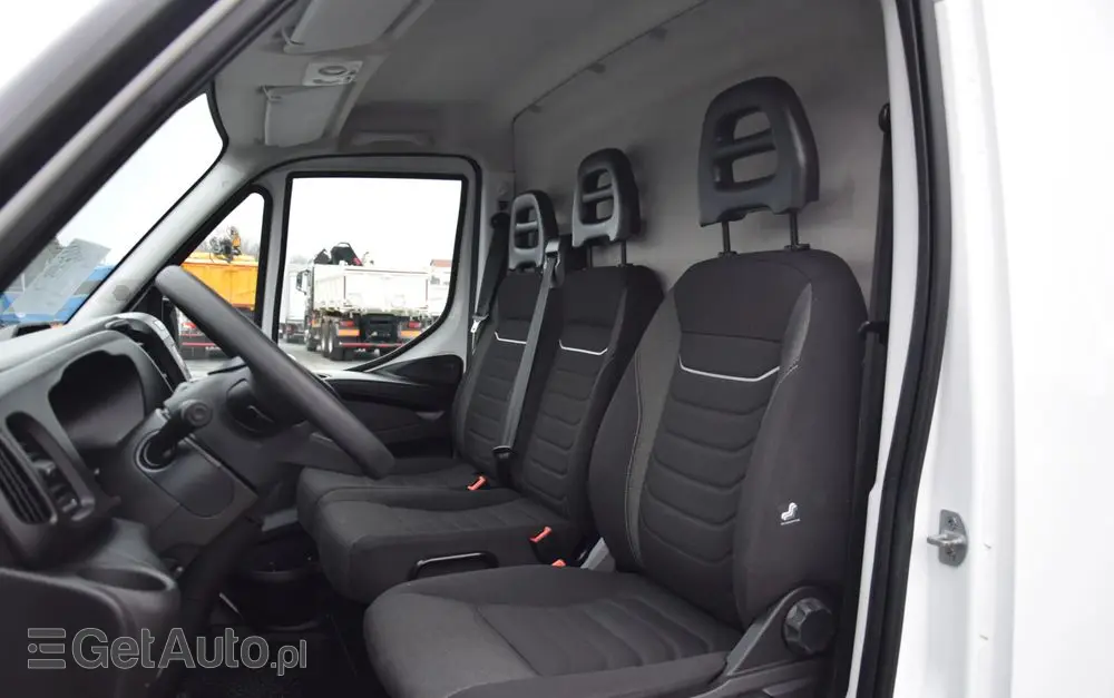 IVECO DAILY 35S12 / 2.3 - 120 KM / DOSTAWCZE / BLASZAK / KLIMA / TEMPOMAT / KLIMA / TRYB CITY / SERWISOWANY / SPROWADZONY Z NIEMIEC 