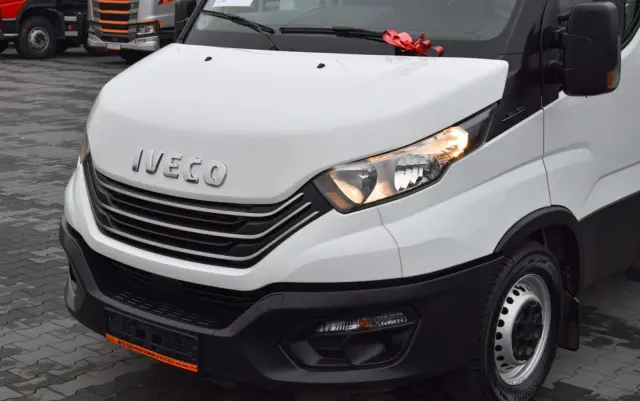 IVECO DAILY 35S12 / 2.3 - 120 KM / DOSTAWCZE / BLASZAK / KLIMA / TEMPOMAT / KLIMA / TRYB CITY / SERWISOWANY / SPROWADZONY Z NIEMIEC 
