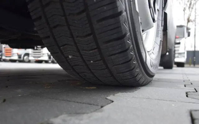 IVECO DAILY 35S12 / 2.3 - 120 KM / DOSTAWCZE / BLASZAK / KLIMA / TEMPOMAT / KLIMA / TRYB CITY / SERWISOWANY / SPROWADZONY Z NIEMIEC 